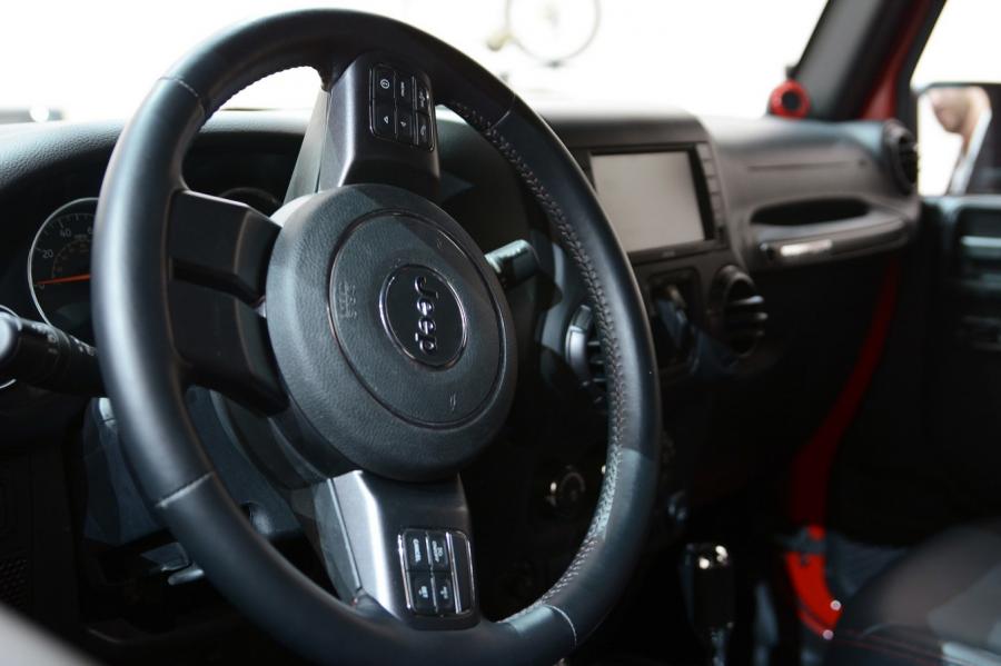  Jeep Wrangler Red Rock Responder Concept 2015 года  (фото 10 из 17)